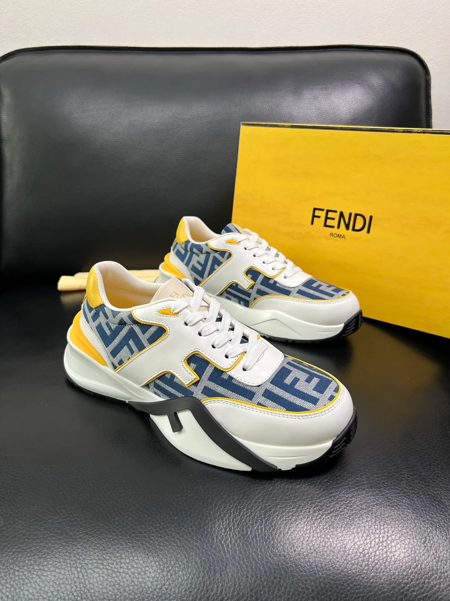 Men's shoes 💰840 FENDI top purchasing Fendi counters are equipped with the original factory, original fabrics imported from Italy, breathable and comfortable cowhide lining, soles: original soles specially provided by the original factory are super comfortable, original factory orders 🔍high quality, you can enter and exit the counter at will, welcome to compare, code number 39-44 (customized 38-45) 85856